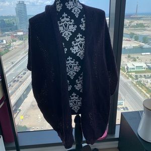 Short sleeve dark purple cardigan
